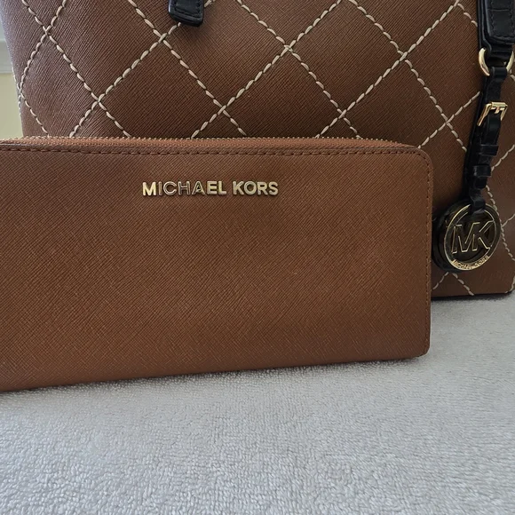 Michael Kors Satchel with Wallet Set - Picture 11 of 16